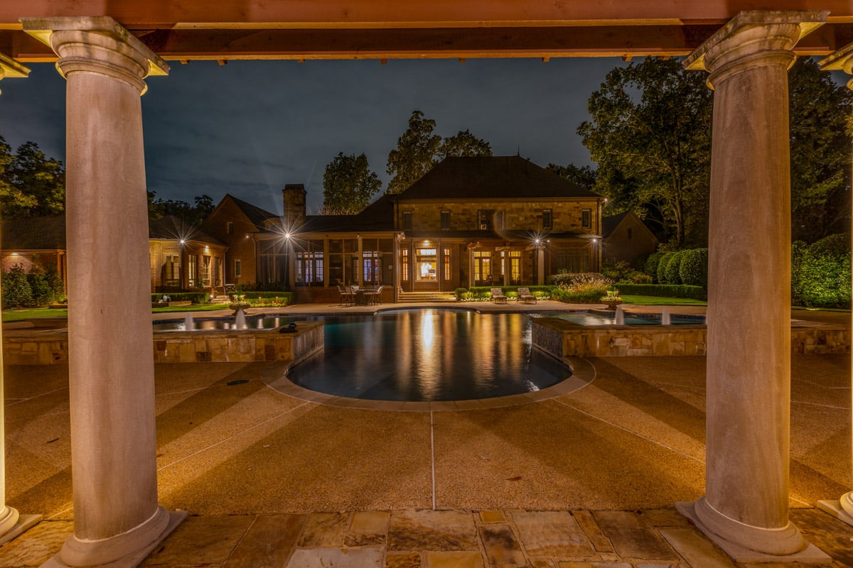 Residential landscape pool structure lighting