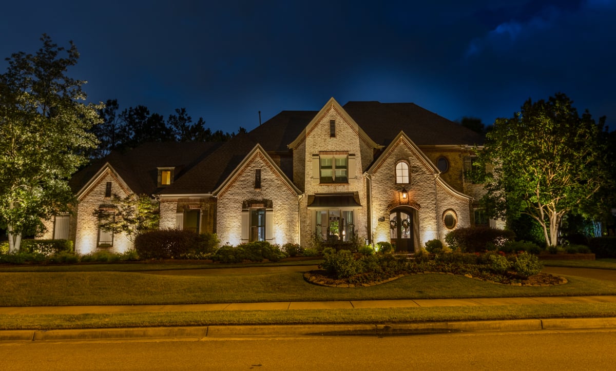 Front of house outdoor lighting